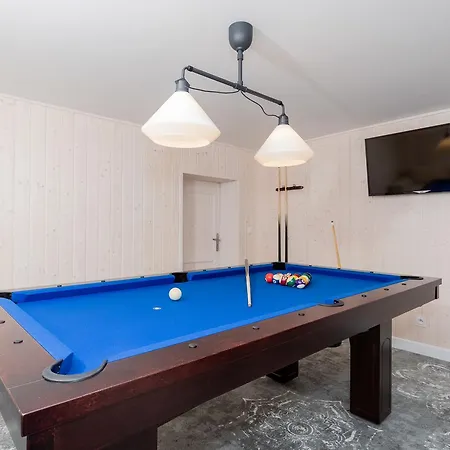 Вилла Luxury With 5 Bedroom Колобжег